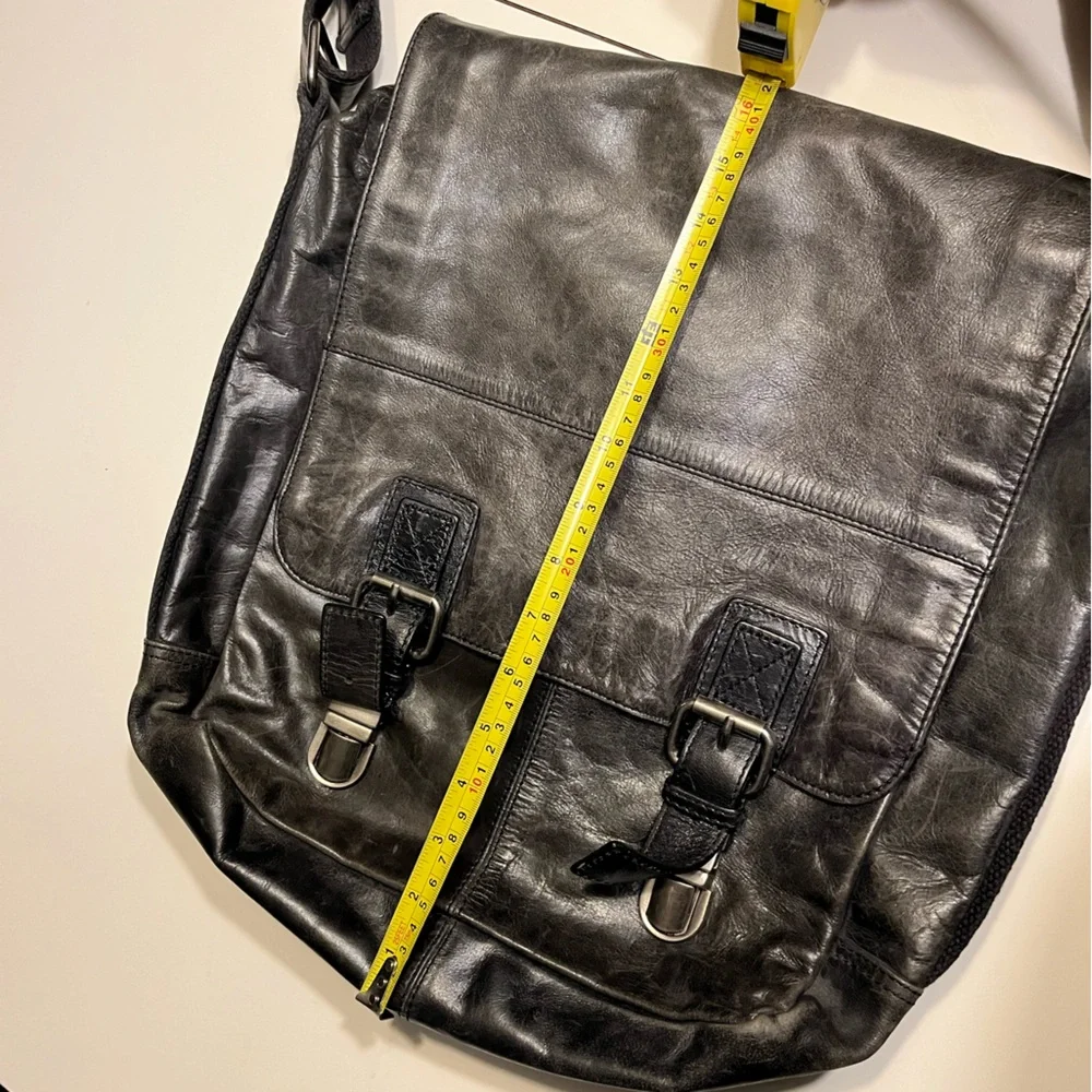 Fossil Brand large leather messenger bag